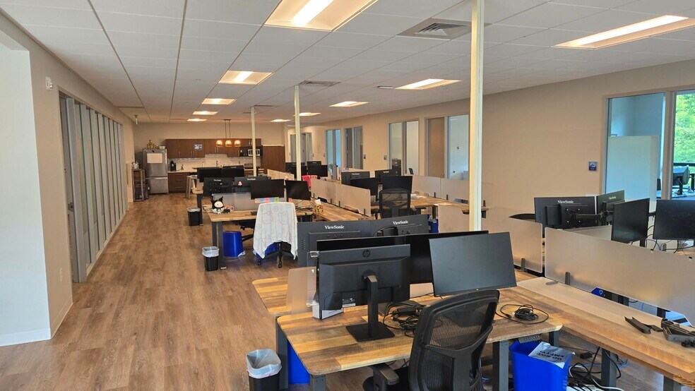 More Photos Of 1501 Belle Isle Ave, Mount Pleasant Office For Lease