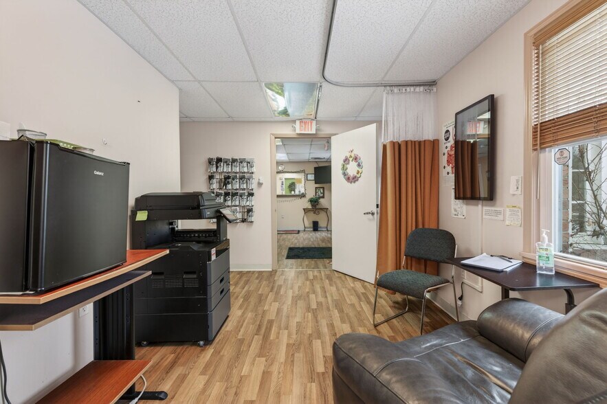 More Photos Of 301 Hurley Ave, Kingston Office For Sale