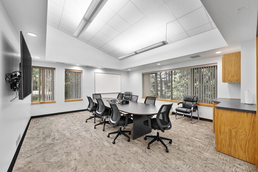More Photos Of 2725 Arbor Ct, Eau Claire Office For Sale