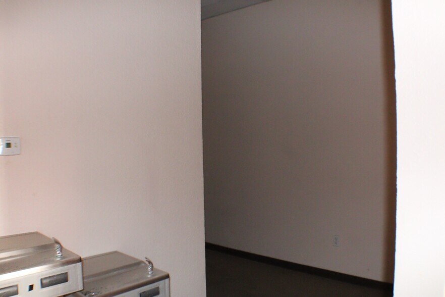 More Photos Of 1155 N Zaragosa Rd, El Paso Unknown For Lease