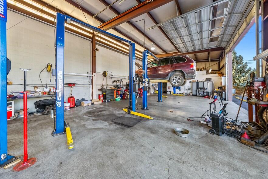 More Photos Of 3311 Biddle Rd, Medford Auto Repair For Sale