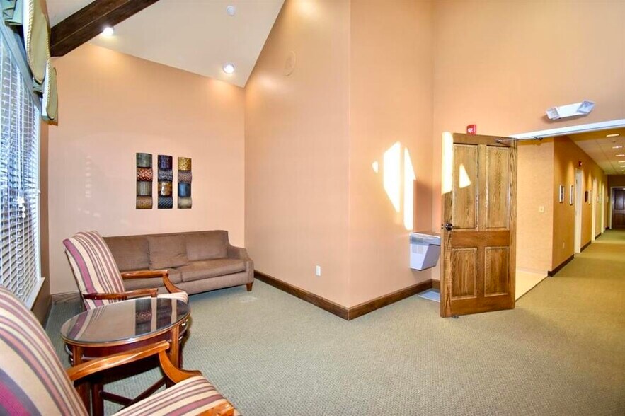 More Photos Of 209 Oil Well Rd, Jackson Healthcare For Lease