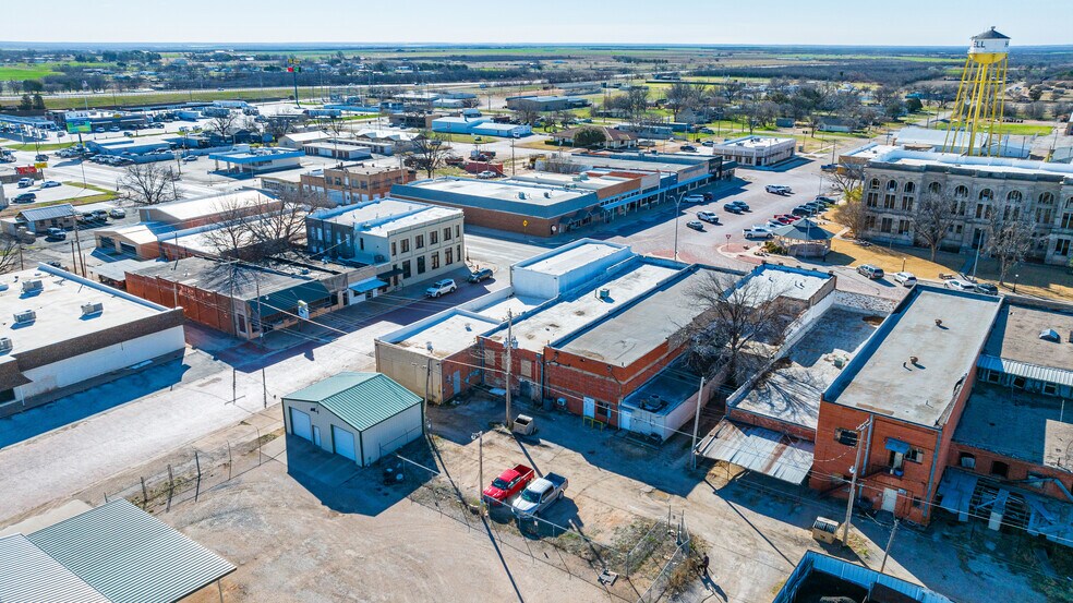 More Photos Of 701 S Avenue F, Haskell Hotel For Sale