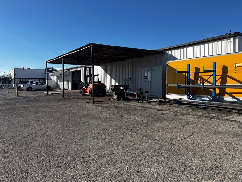More Photos Of 2900 James L Redman Pky, Plant City Freestanding For Sale