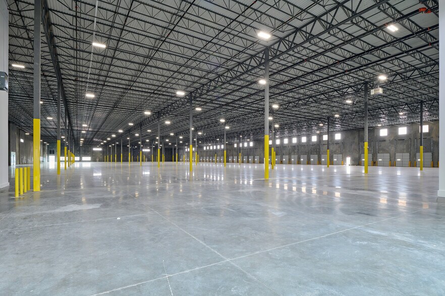 More Photos Of 8900 Escobar Dr, El Paso Distribution For Sale