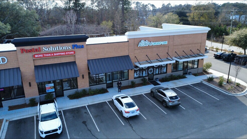 More Photos Of 143 Berkeley Cir, Summerville Storefront Retail Office For Lease