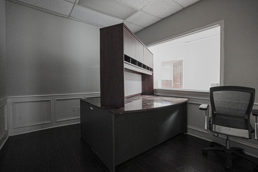 More Photos Of 14721 Pebble Bend Dr, Houston Medical For Sale