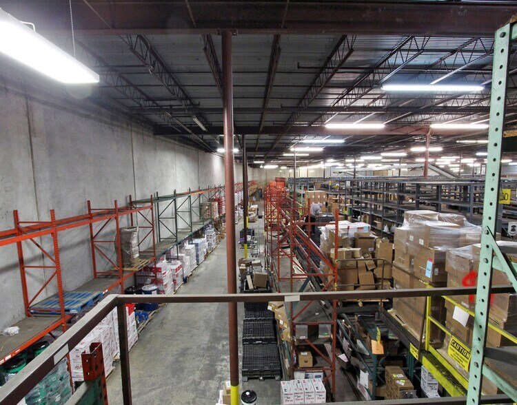 More Photos Of 2502 Center St, Houston Warehouse For Sale