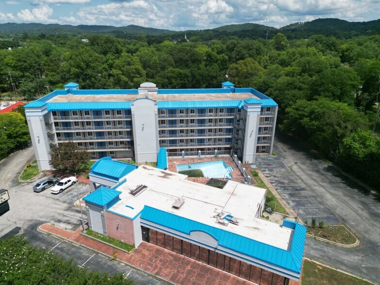More Photos Of 5101 Messer Airport Hwy, Birmingham Hotel For Sale