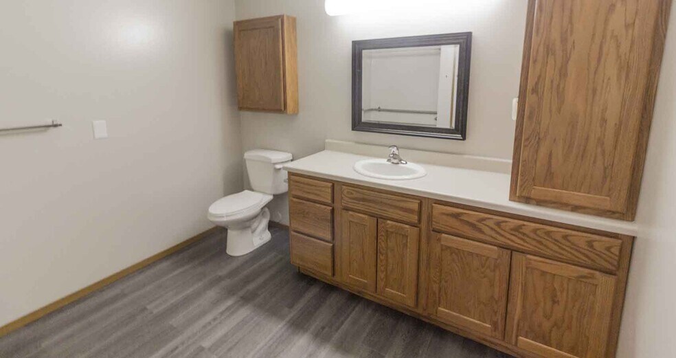More Photos Of 3511 S Gateway Blvd, Sioux Falls Apartments For Sale