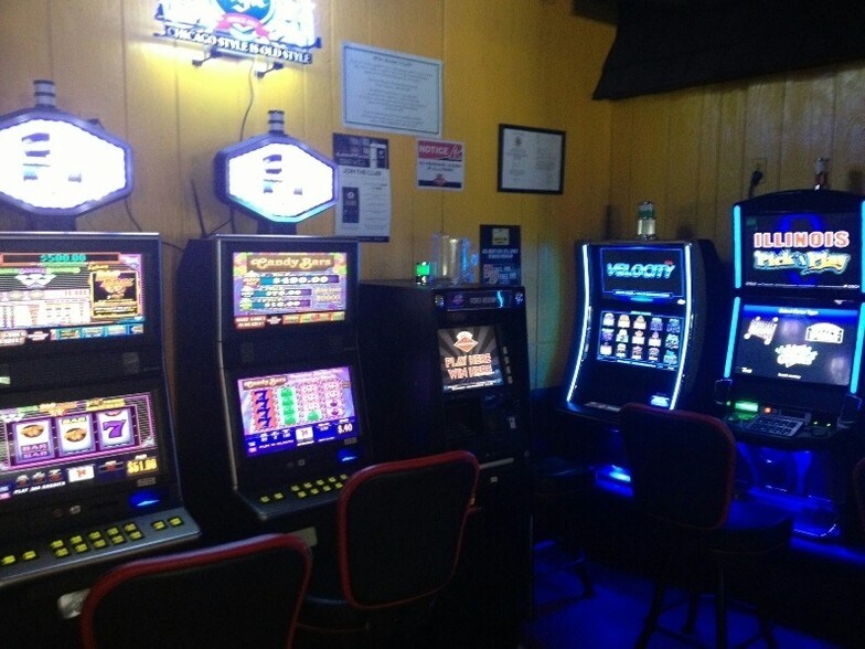 More Photos Of 11419 S Grant Hwy, Marengo Restaurant For Sale