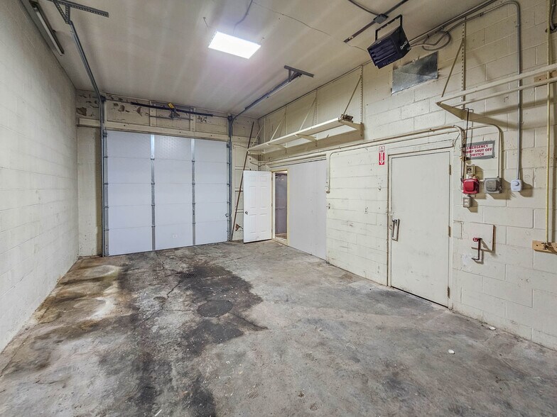 More Photos Of 1001 Pierce St, Omaha Flex For Lease