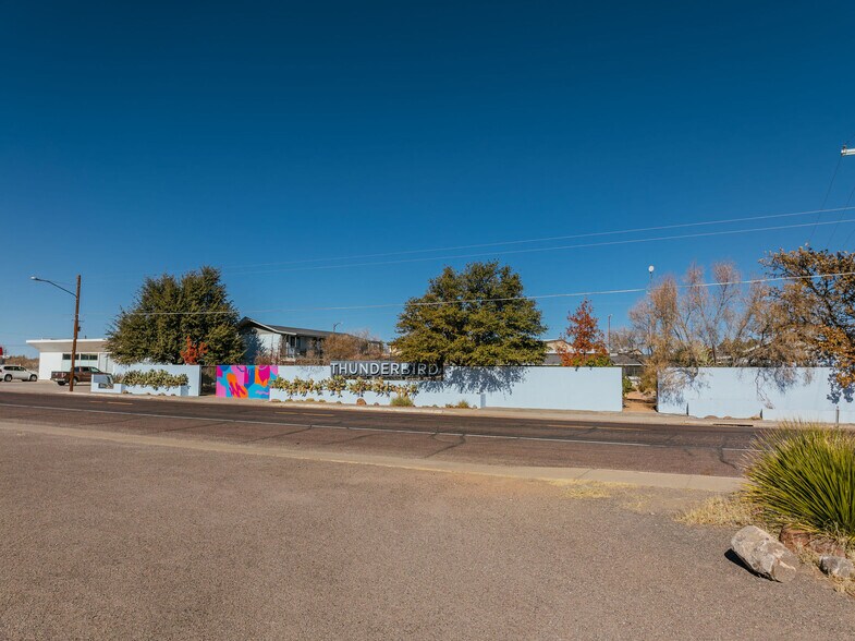 More Photos Of 601 W San Antonio St, Marfa Hotel For Sale