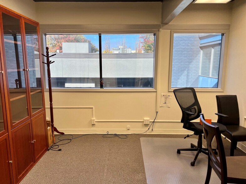 More Photos Of 1177 Pearl St, Eugene Office For Sale