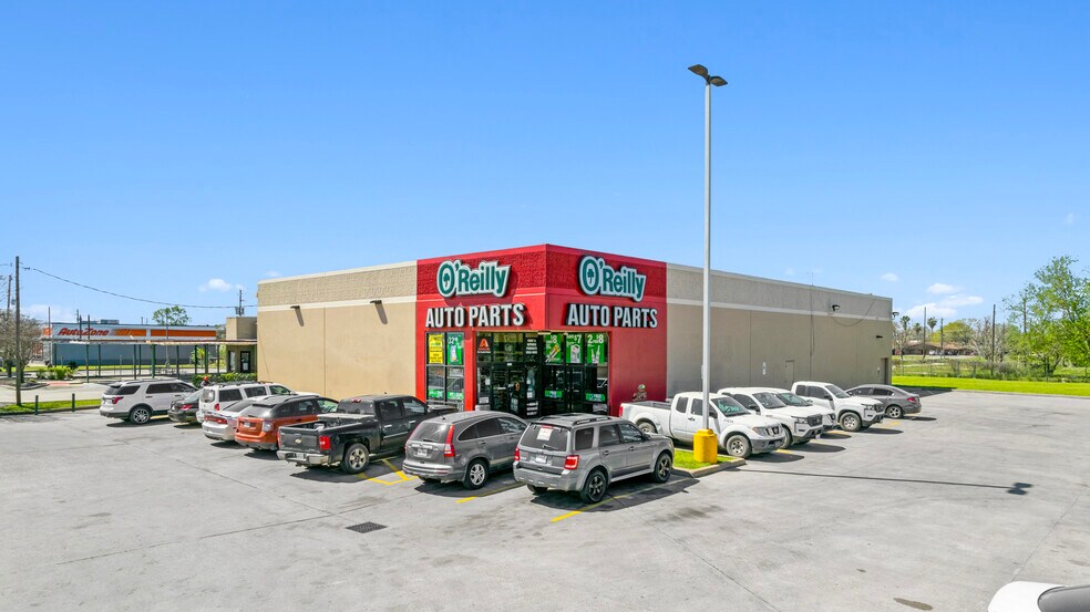 Primary Photo Of 1204 Federal Rd, Houston Auto Repair For Sale