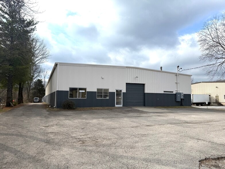 More Photos Of 209 Century Ct, Franklin Distribution For Lease