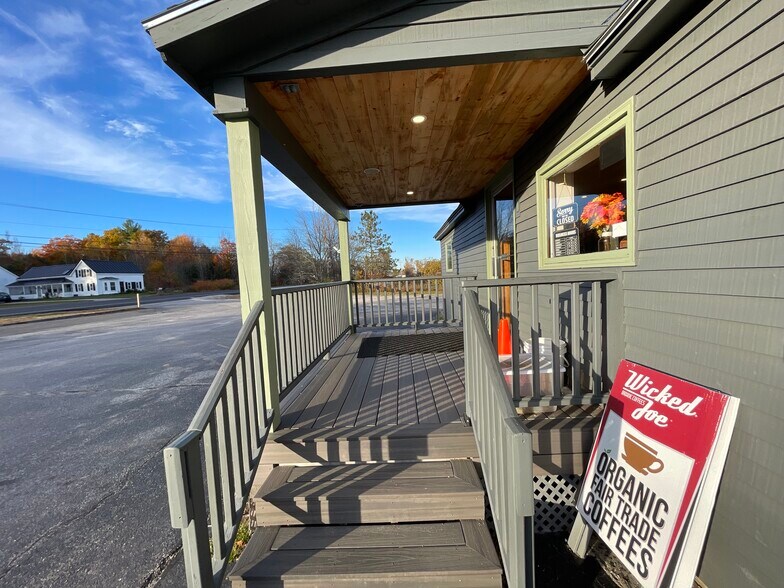 More Photos Of 1055 Lewiston Rd, New Gloucester Restaurant For Sale