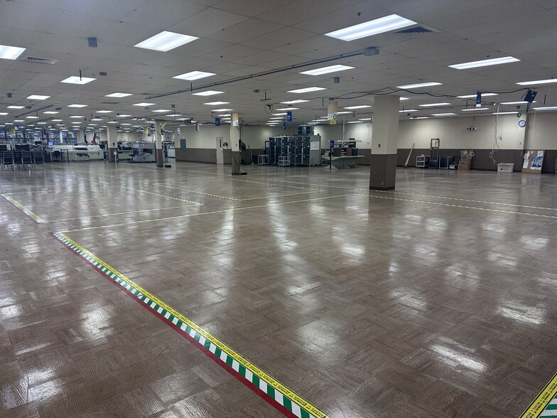 More Photos Of 1 Redcom Ctr, Victor Medical For Sale