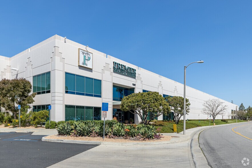 More Photos Of 11251-11261 Warland Dr, Cypress Warehouse For Lease