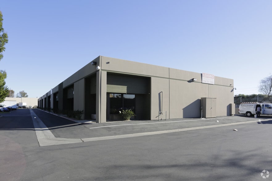 More Photos Of 11661 Martens River Cir, Fountain Valley Light Manufacturing For Lease