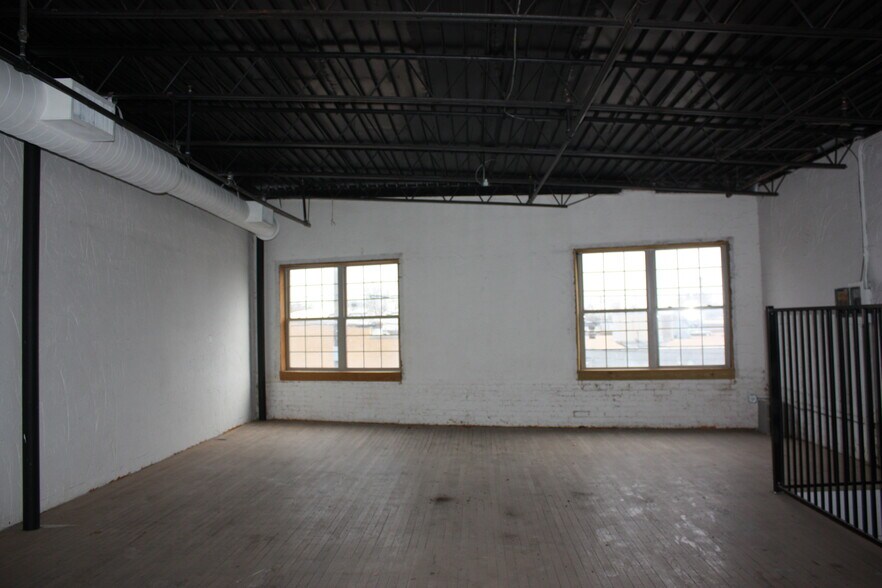 More Photos Of 1735 NW 5th St, Oklahoma City Warehouse For Sale