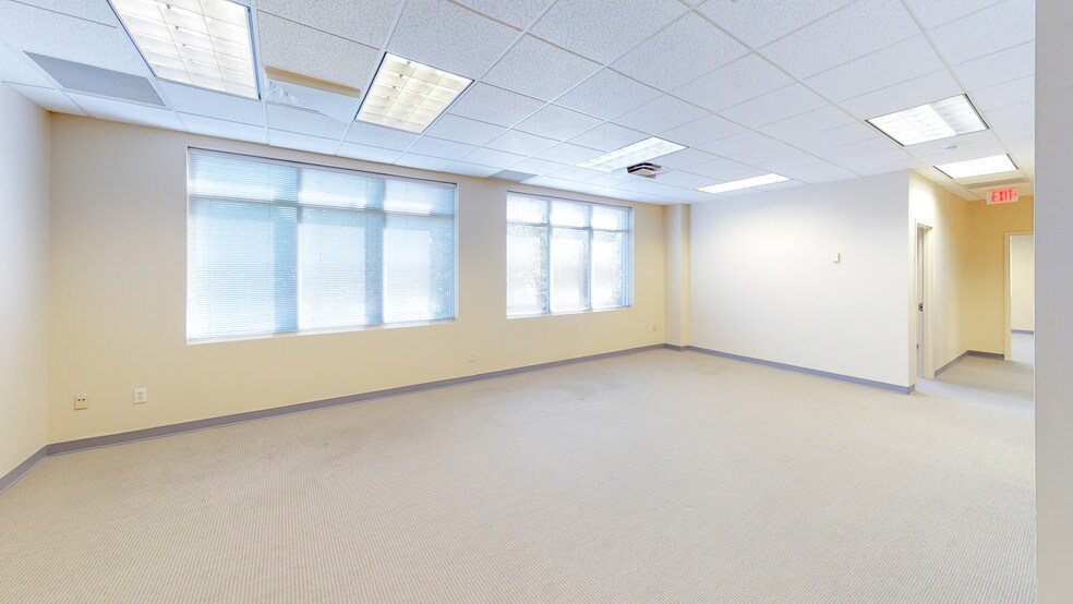 More Photos Of 1600 Westgate Cir, Brentwood Office For Lease