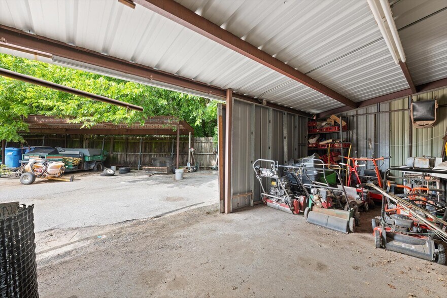 More Photos Of 355 E Pebble Creek Ter, Mustang Sports And Entertainment For Sale