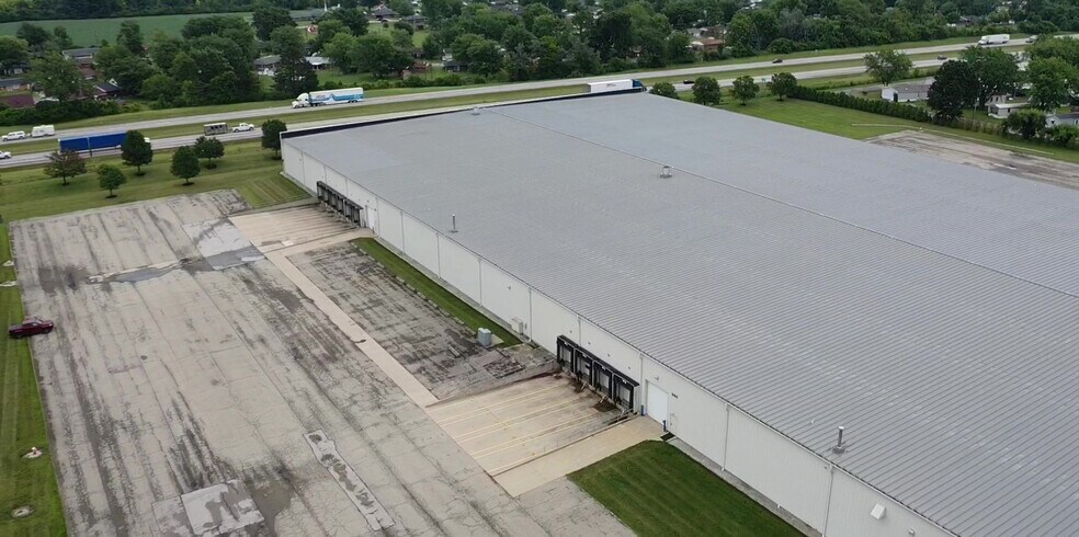 More Photos Of 990 N Vandemark Rd, Sidney Distribution For Lease