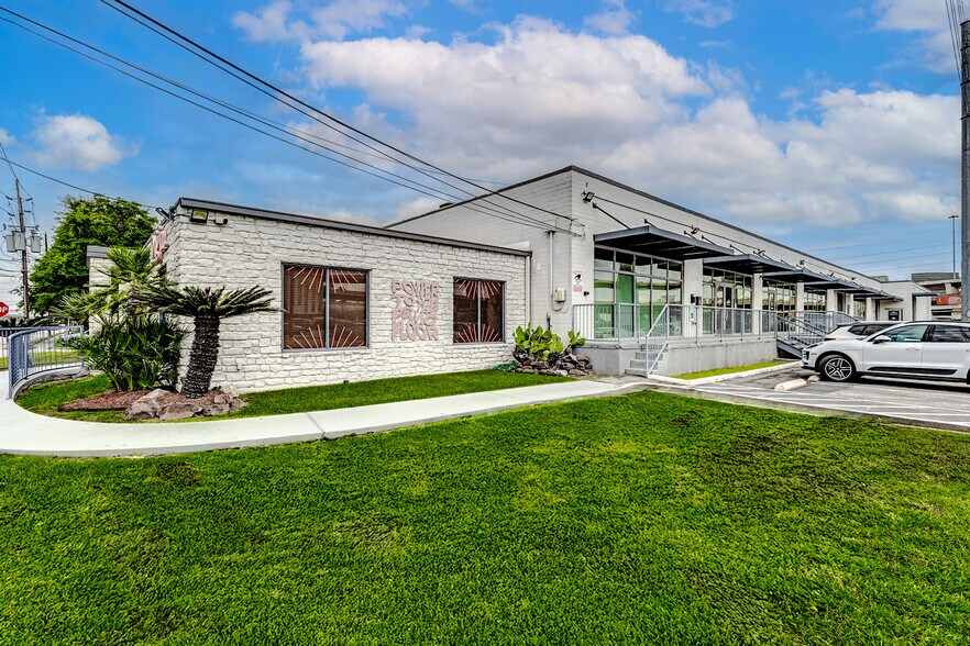 Primary Photo Of 4950 Terminal St, Bellaire Freestanding For Lease