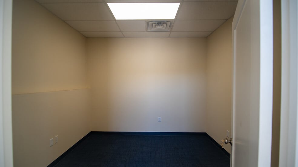 More Photos Of 250 Edwards Ave, New Castle Warehouse For Lease