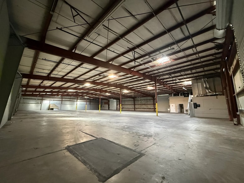 More Photos Of 1600 SW 17th Ave, Ocala Warehouse For Lease
