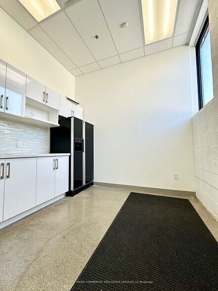 More Photos Of 894 Caledonia Rd, Toronto Warehouse For Lease