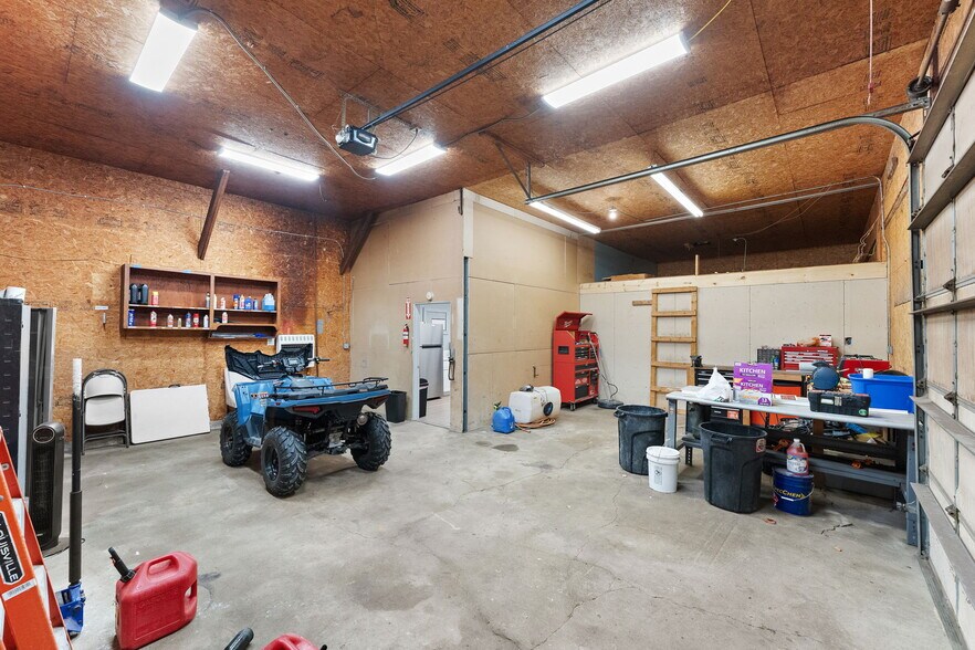 More Photos Of 345 N 400 E, Valparaiso Warehouse For Lease