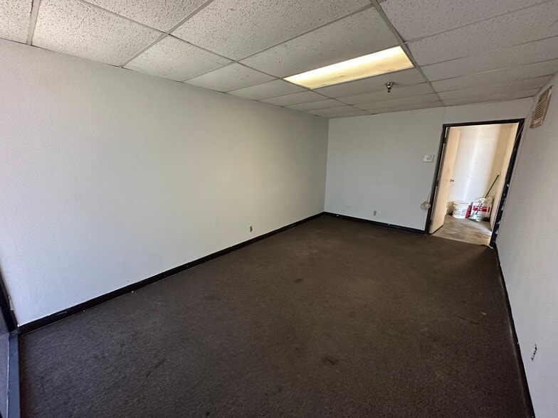 More Photos Of 43214 Black Deer Loop, Temecula Service For Lease