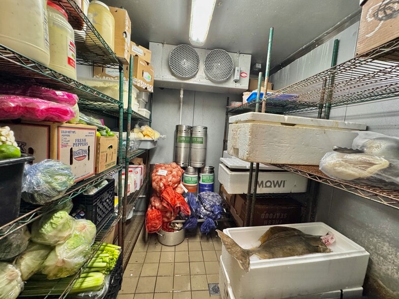 More Photos Of 4257 Austin Blvd, Island Park General Retail For Sale