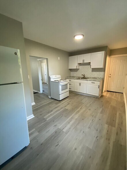 More Photos Of 106 Birch St, Manchester Apartments For Sale