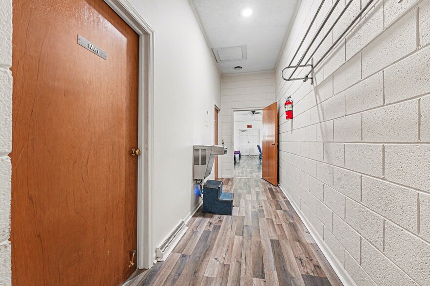 More Photos Of 1381 Lees Chapel Rd, Greensboro Specialty For Sale