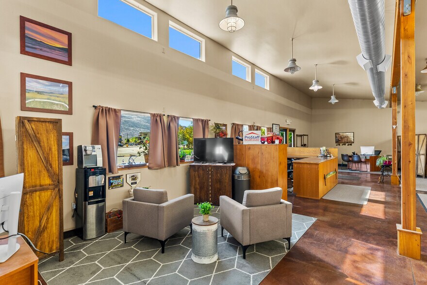 More Photos Of 911 19th Ave, Oroville Freestanding For Sale