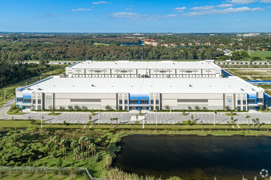 More Photos Of 3150 NW 33rd St, Pompano Beach Warehouse For Lease