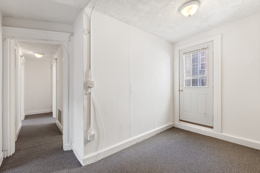 More Photos Of 1239 N Dearborn St, Chicago Apartments For Sale