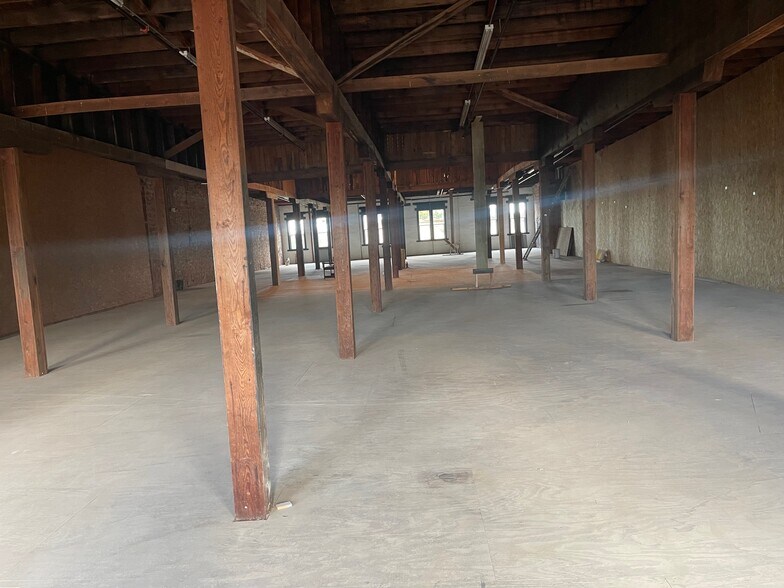 More Photos Of 324 W Oklahoma Ave, Guthrie Storefront Retail Residential For Lease