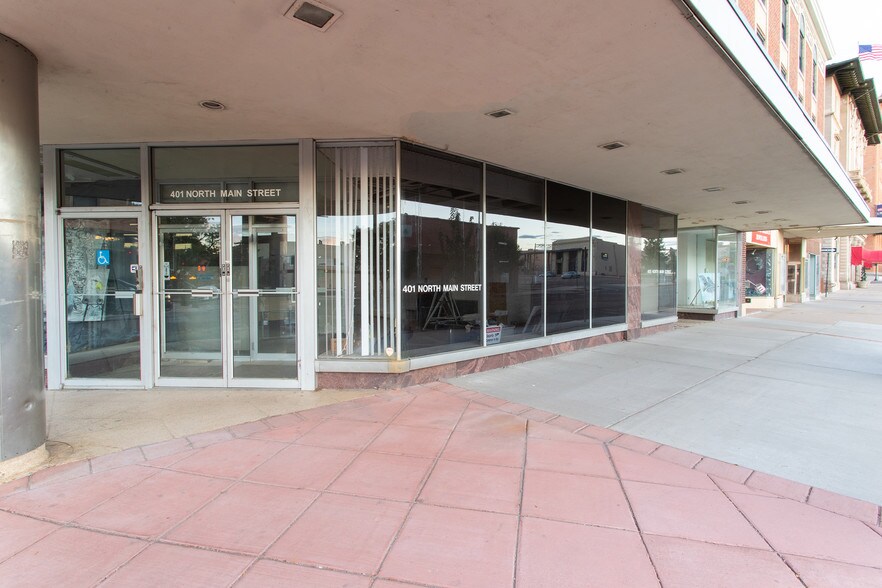 More Photos Of 401-411 N Main St, Pueblo Movie Theatre For Sale