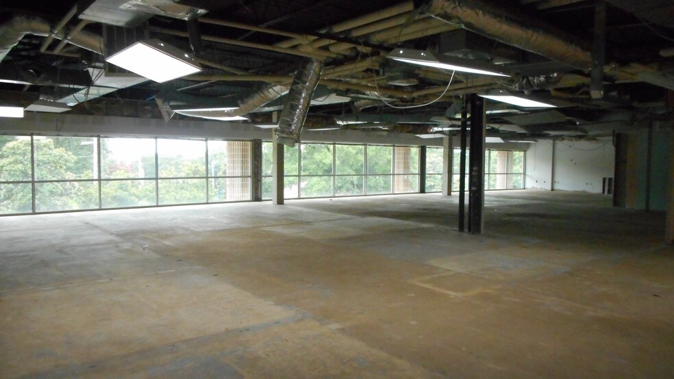 More Photos Of 2504 Mccain Blvd, North Little Rock Office For Lease