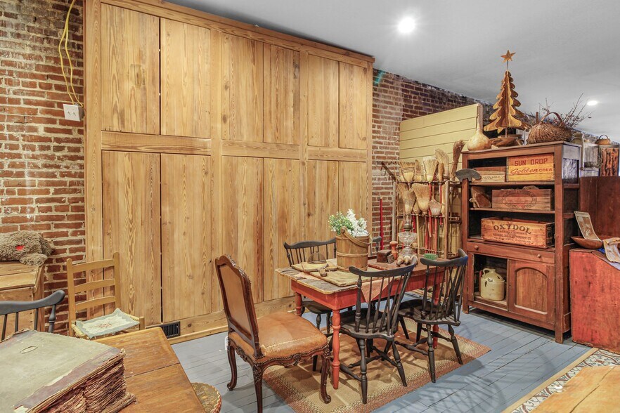 More Photos Of 123 Water St, Horse Cave Storefront Retail Residential For Sale