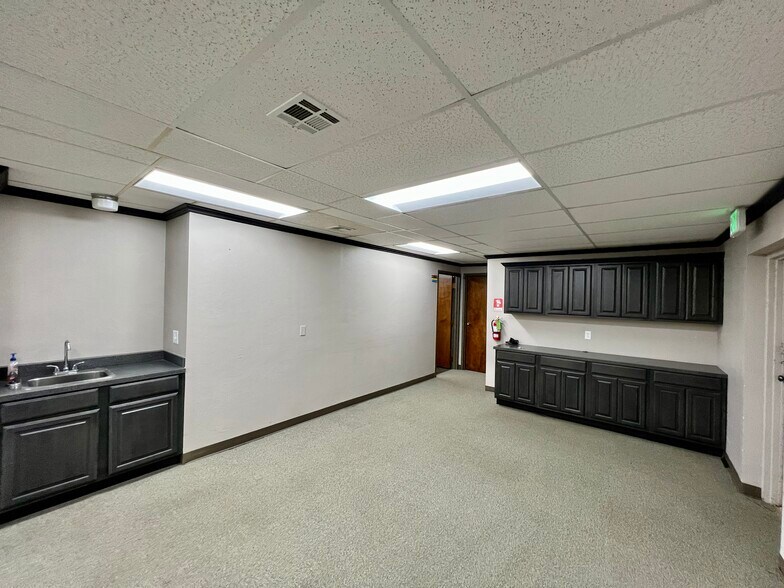 More Photos Of 4215 N Classen Blvd, Oklahoma City Medical For Sale
