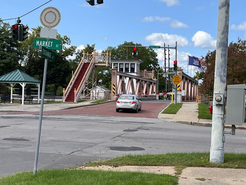 More Photos Of 285 Market St, Lockport Office For Sale