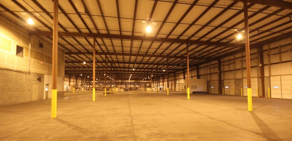 More Photos Of 503-509 Industrial Dr, Lewisberry Warehouse For Lease