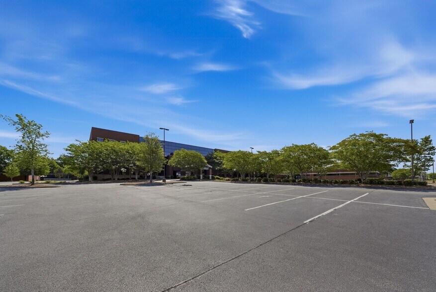 More Photos Of 1900 10th Ave, Columbus Medical For Lease
