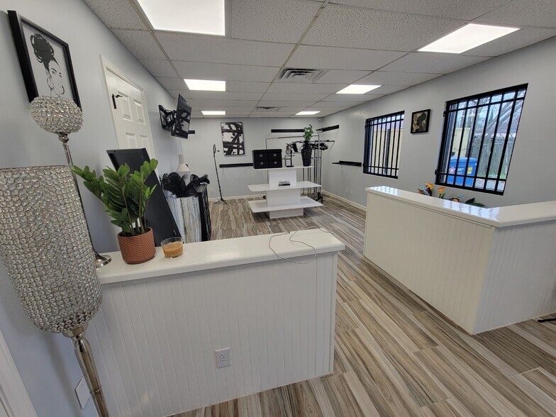 More Photos Of 7640 Bellfort St, Houston Freestanding For Lease