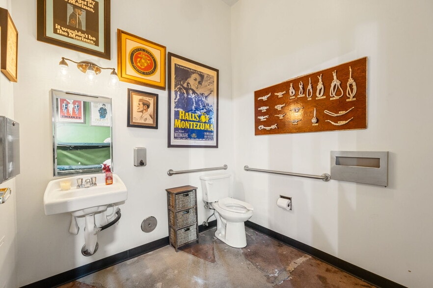 More Photos Of 21627 Sherman Way, Canoga Park Storefront For Sale